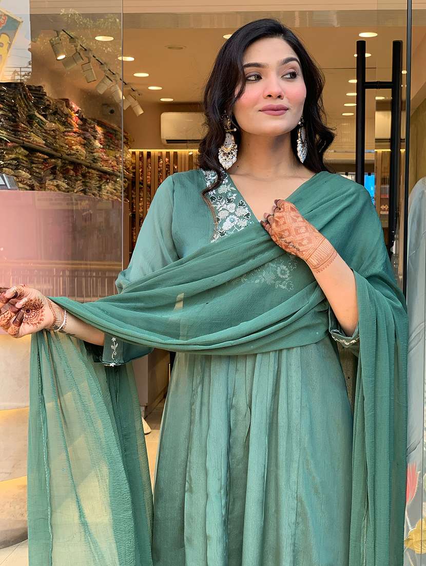 women three quarter sleeve kurta palazzo with dupatta set - 21932484 -  Standard Image - 3