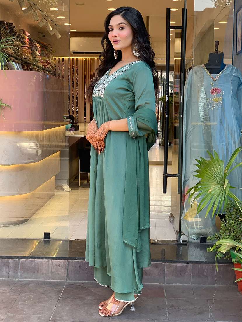 women three quarter sleeve kurta palazzo with dupatta set - 21932484 -  Standard Image - 5