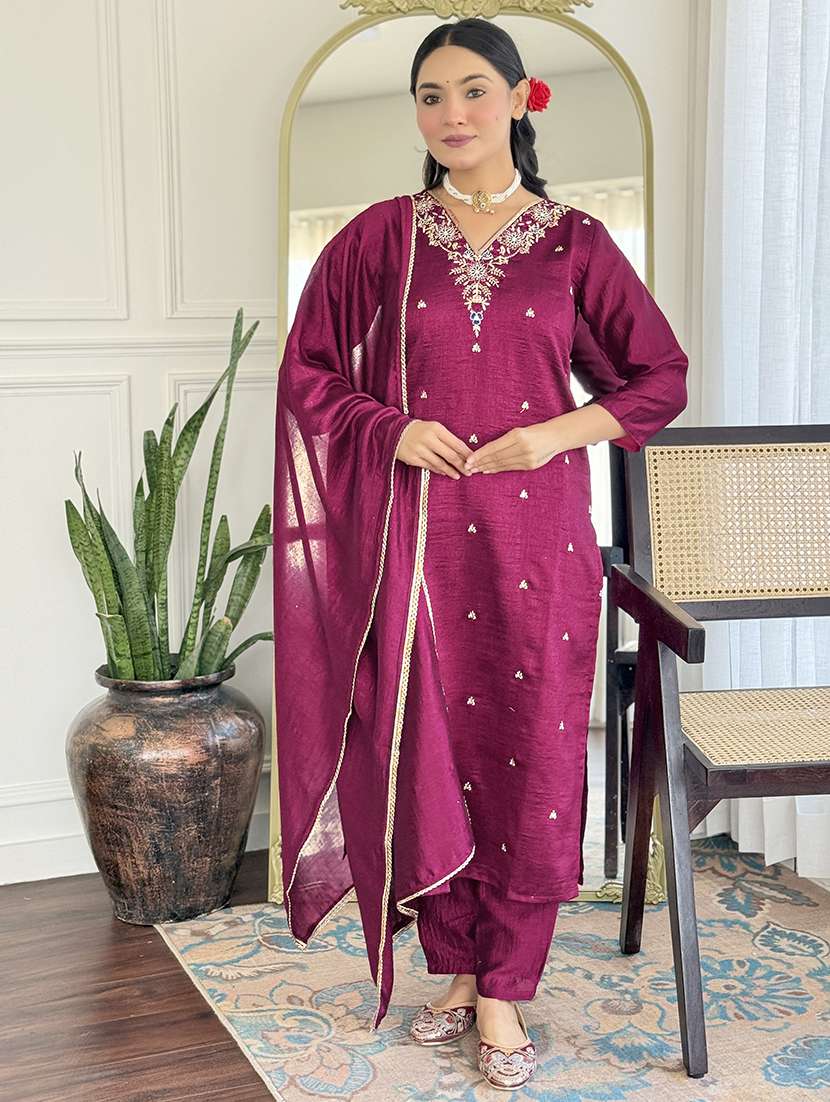 women three quarter sleeve kurta pant with dupatta set - 21932491 - Zoom Image - 0