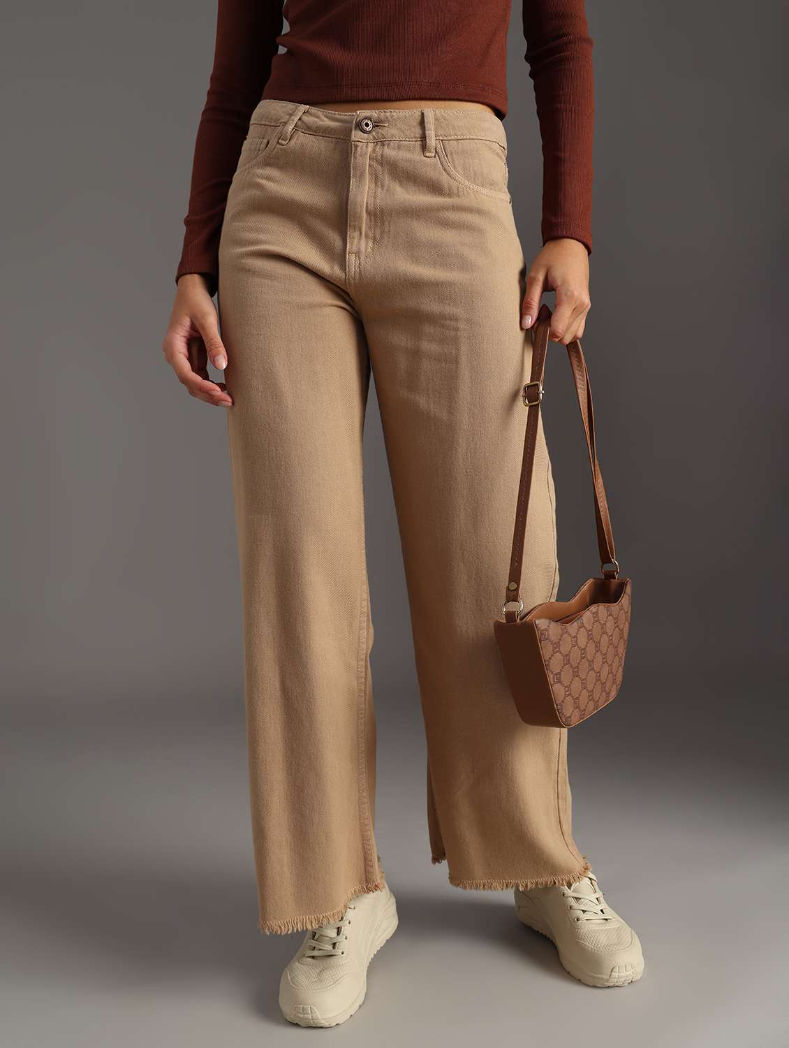 women solid mid rise wide leg jean