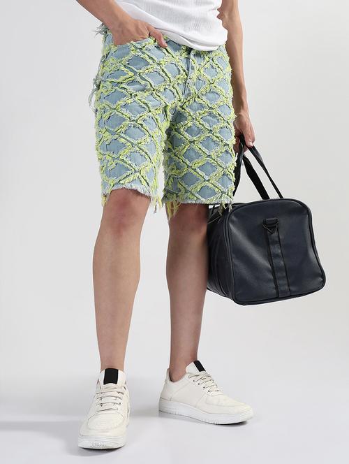 men blue geometric low rise regular fit shorts - 21933429 - Standard Image - 0