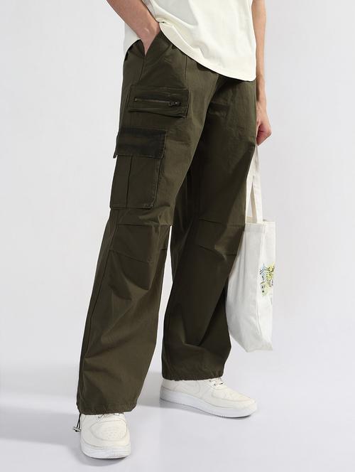 men olive solid mid rise loose fit cargo - 21933713 - Standard Image - 0