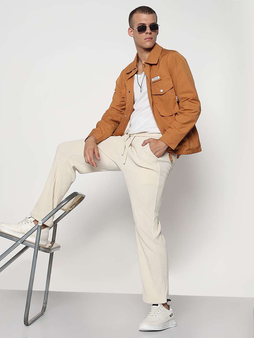 men cream solid low rise flat front casual trouser - 21933767 -  Standard Image - 5