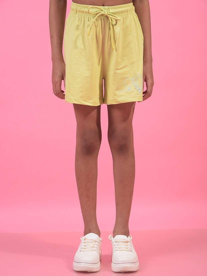 girls solid mid rise regular fit shorts