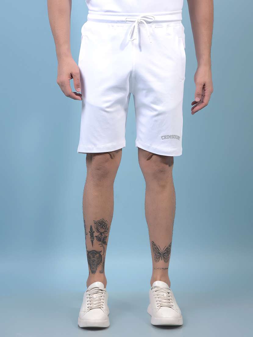 men solid mid rise regular fit shorts