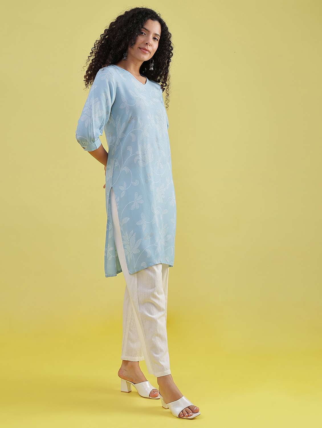 women floral printed three quarter sleeve straight kurta - 21934066 -  Standard Image - 3