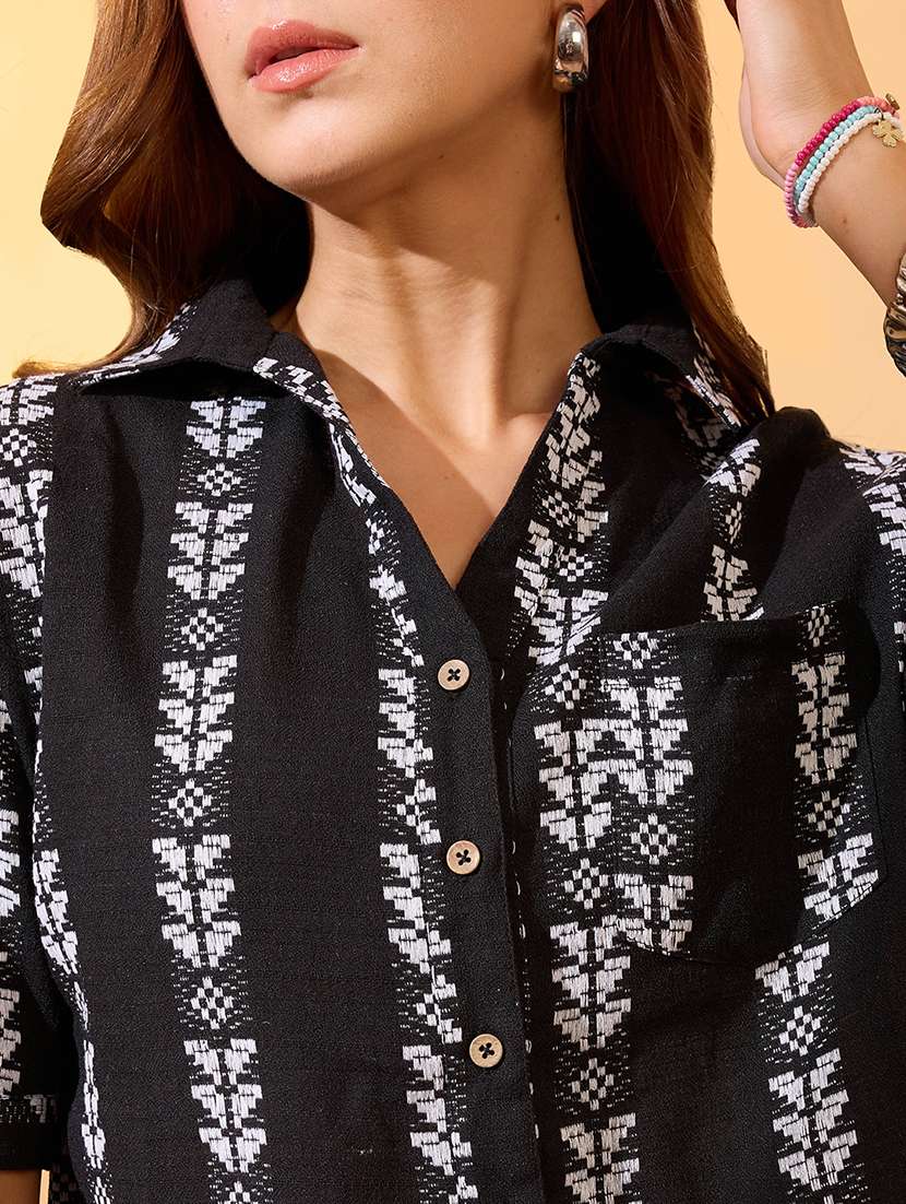 globus women black self design collared neck boxy fit crop shirt with wide leg trousers resort co-ords set - 21934681 -  Standard Image - 3