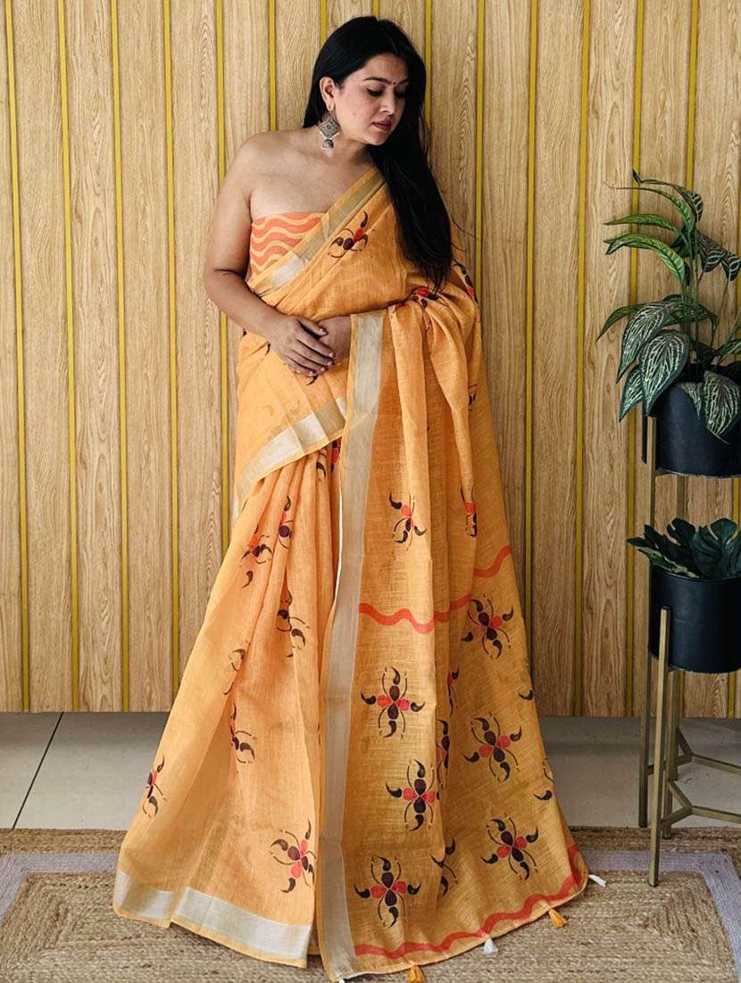 women printed casual wear saree with blouse - 21935010 - Zoom Image - 0