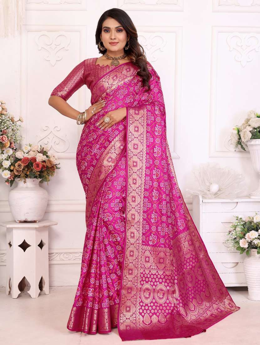 women bandhani bordered saree with blouse - 21935055 - Zoom Image - 0