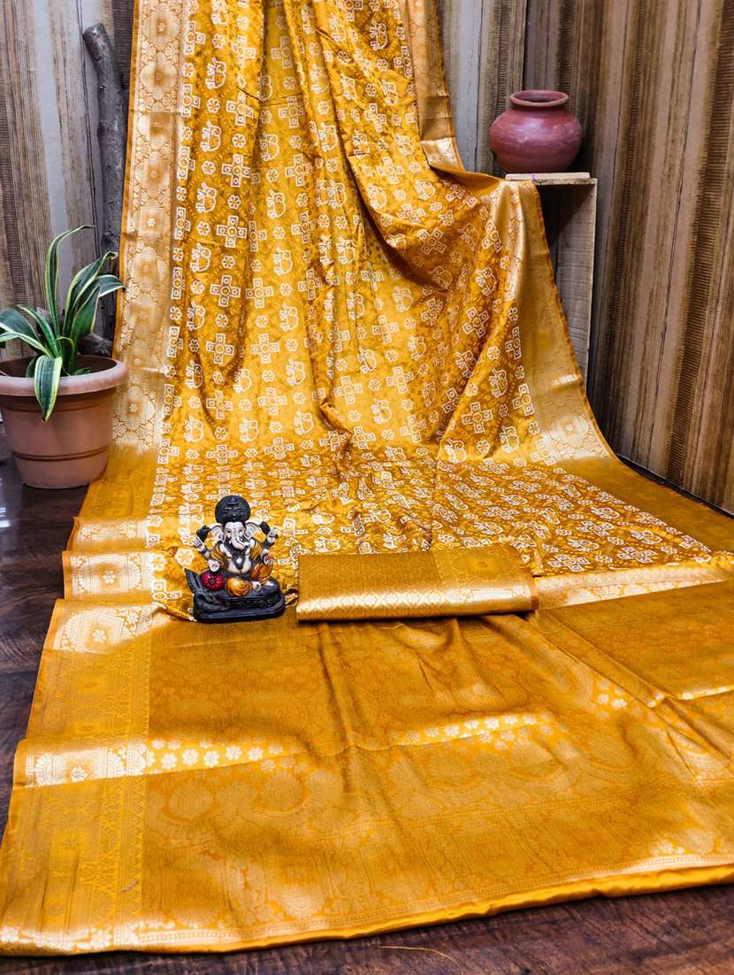 women bandhani bordered saree with blouse - 21935059 -  Standard Image - 3