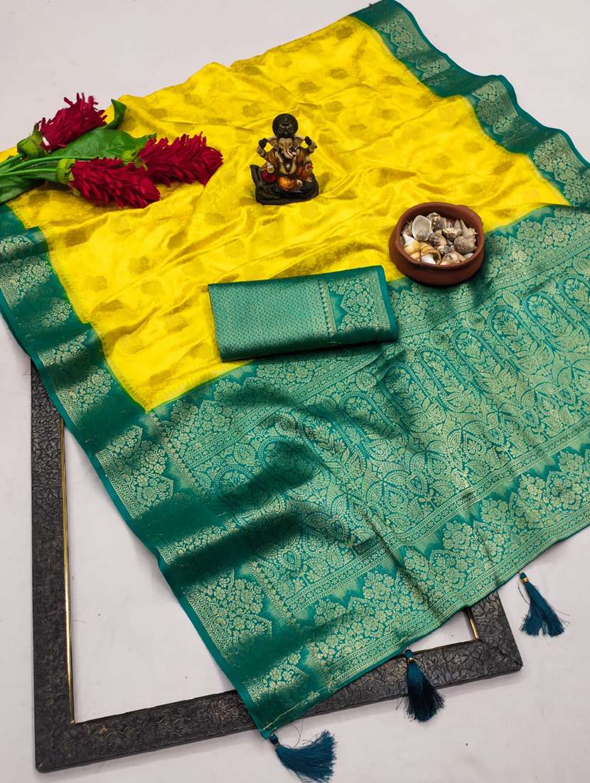 women self design bordered saree with blouse - 21935065 -  Standard Image - 3