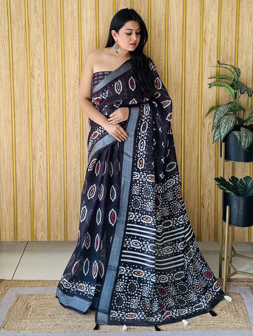 women printed casual wear saree with blouse - 21935080 - Zoom Image - 0