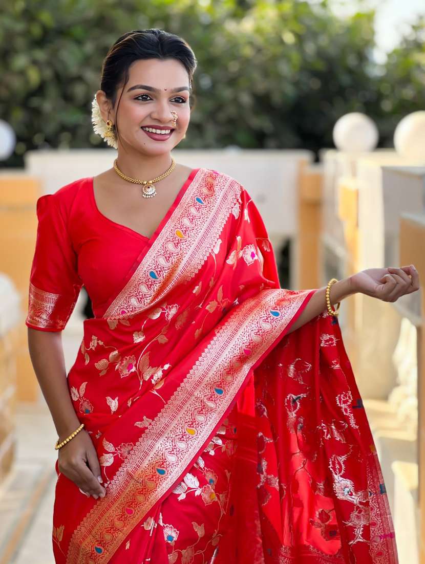 women self design banarasi saree with blouse - 21935111 -  Standard Image - 3