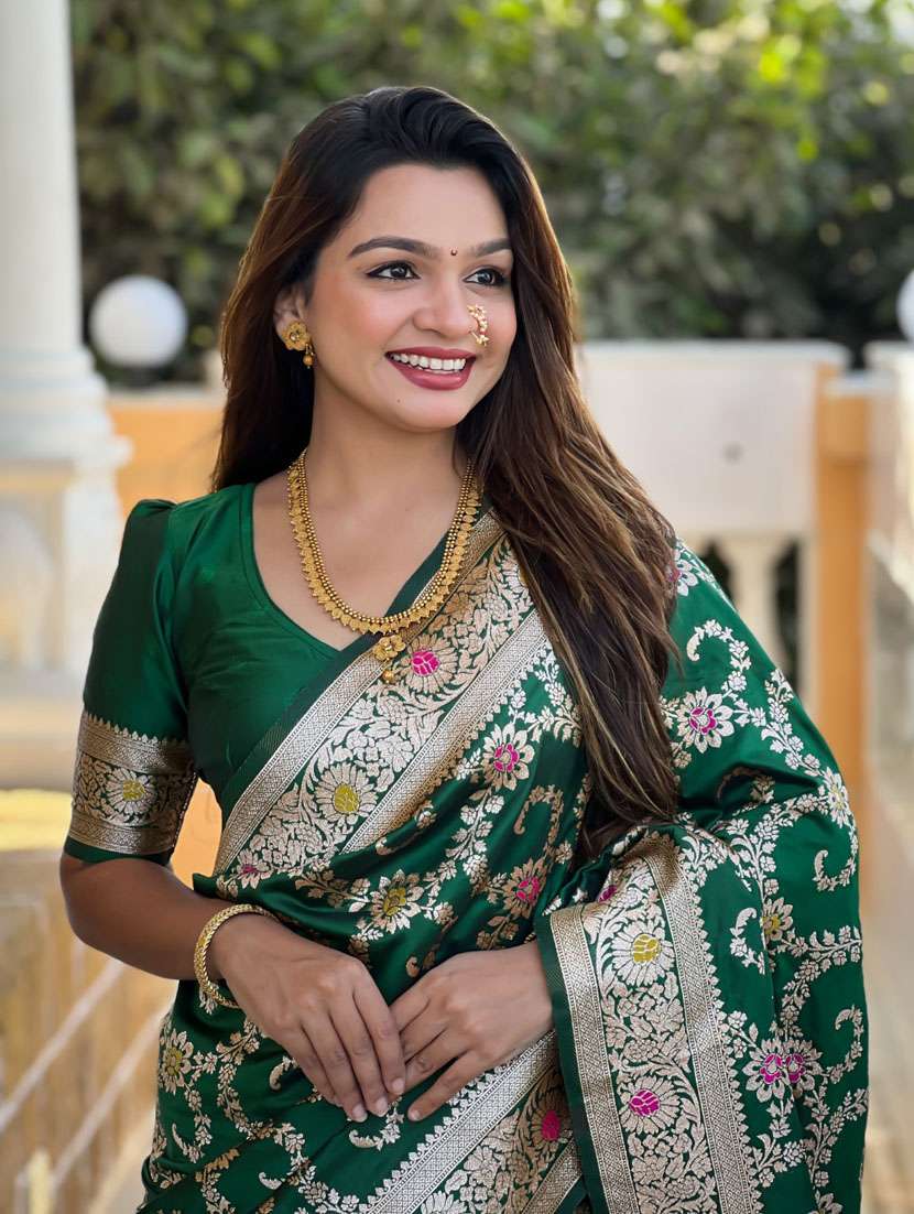 women self design banarasi saree with blouse - 21935117 -  Standard Image - 3