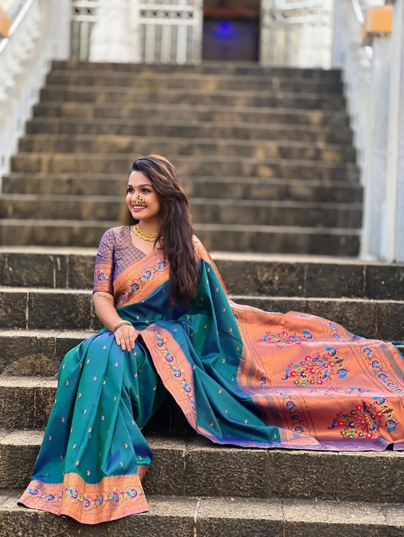 women self design paithani saree with blouse - 21935145 - Standard Image - 3