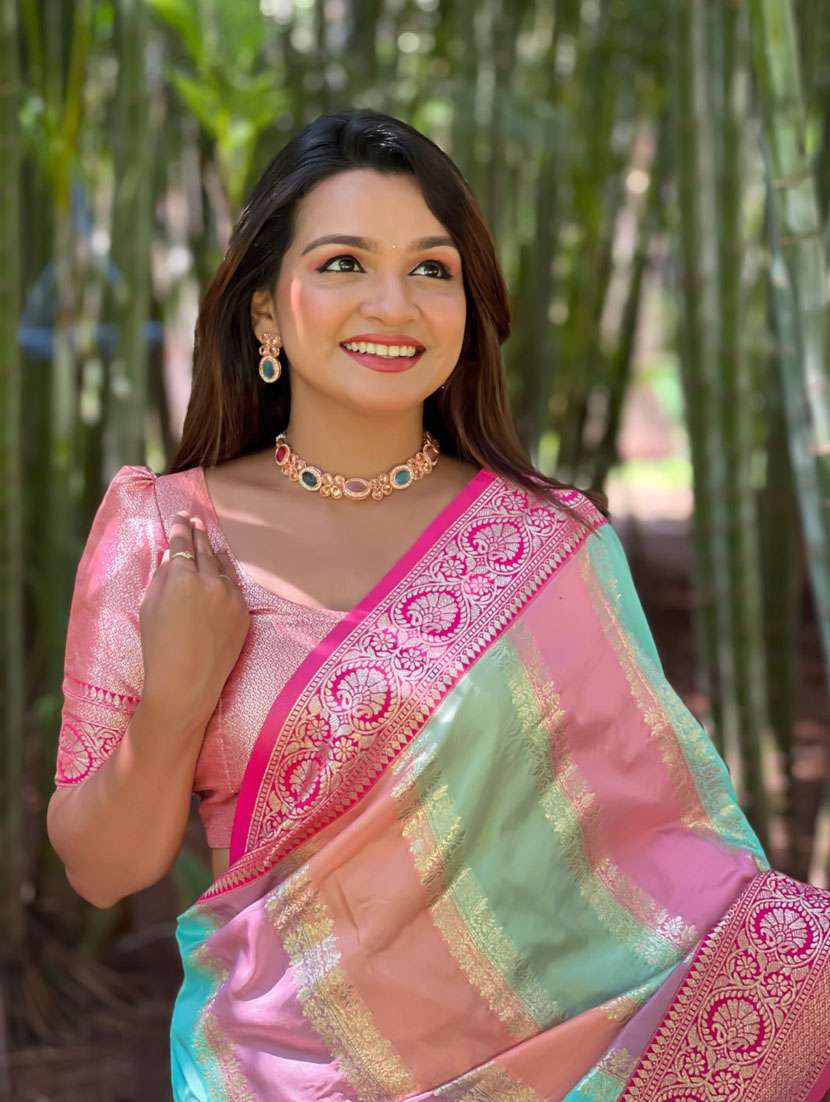 women self design banarasi saree with blouse - 21935150 -  Standard Image - 3