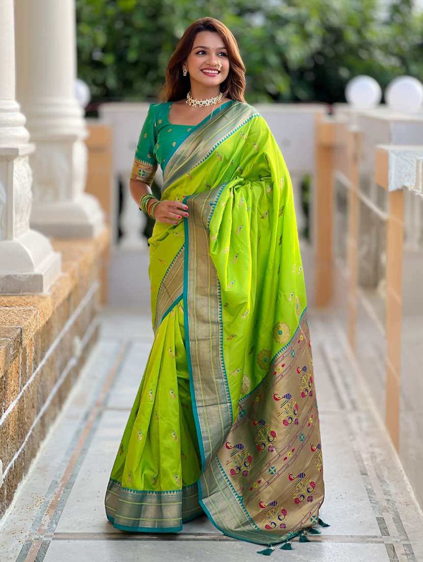 women self design paithani saree with blouse - 21935156 - Zoom Image - 0