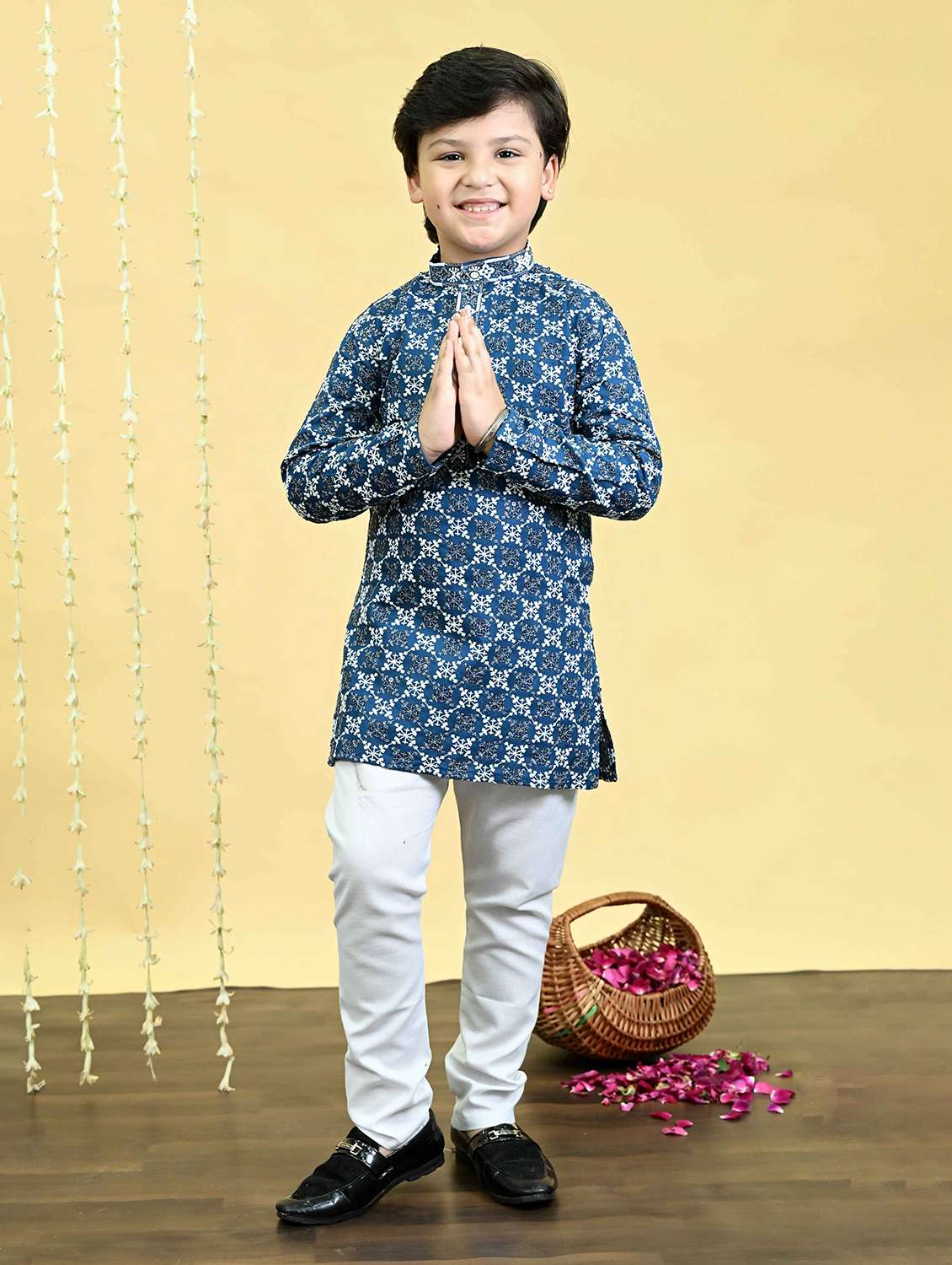 boys embroidered kurta and pyjama set