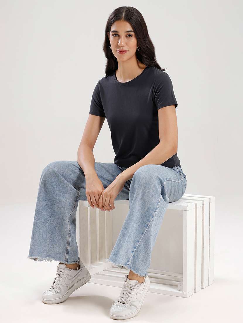 women solid short sleeve regular fit t-shirt - 21936010 -  Standard Image - 5