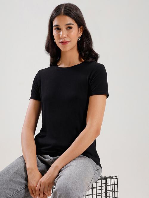 women solid short sleeve regular fit t-shirt - 21936011 -  Standard Image - 0