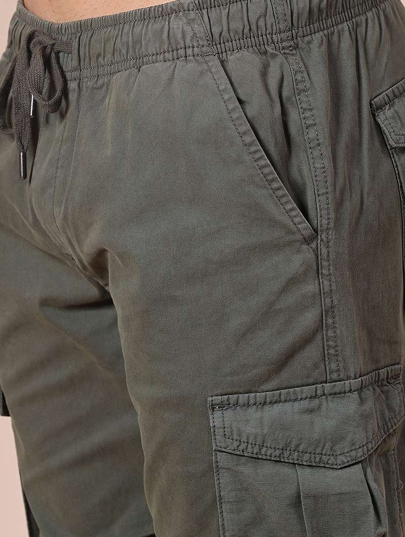 men solid mid rise cargo - 21936316 -  Standard Image - 5