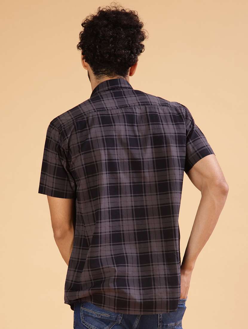 men checkered collared short sleeve shirt - 21938569 -  Standard Image - 3