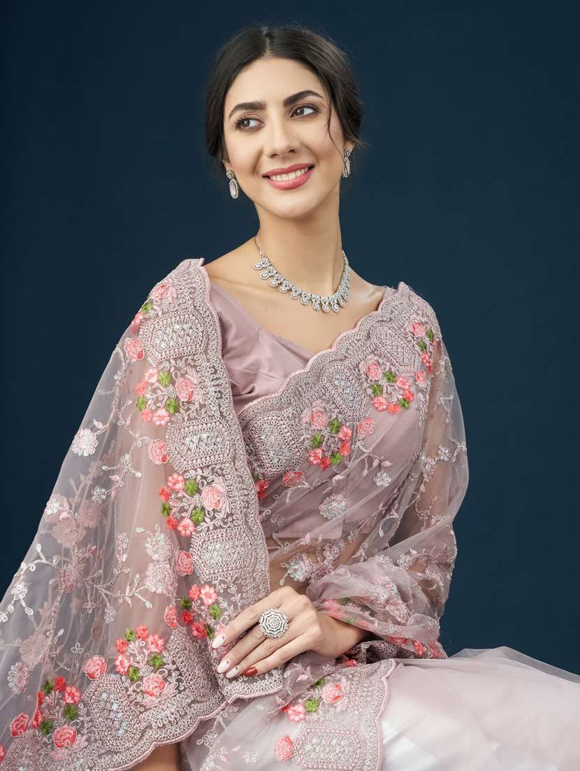 women solid with work embroidered saree with blouse - 21938977 - Standard Image - 5