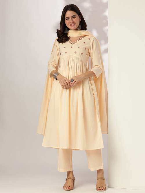 women three quarter sleeve kurta pant with dupatta set - 21939367 -  Standard Image - 0