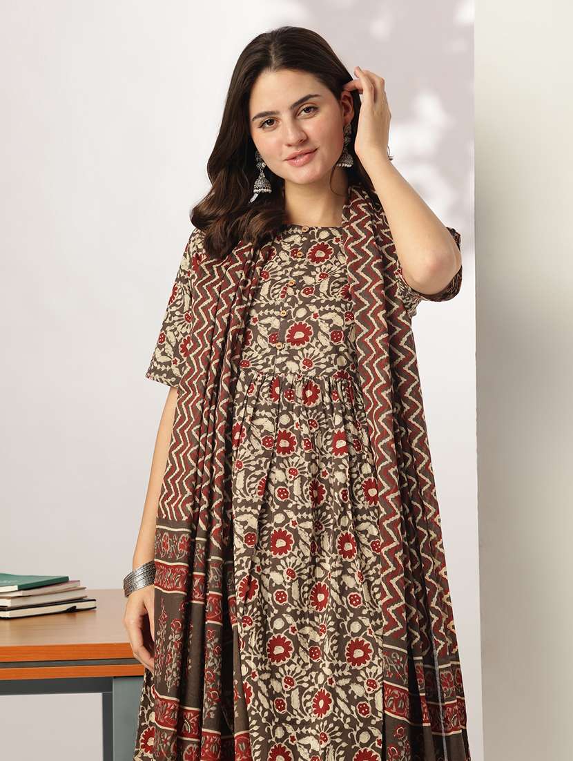 women elbow sleeve kurta pant with dupatta set - 21939368 - Standard Image - 3