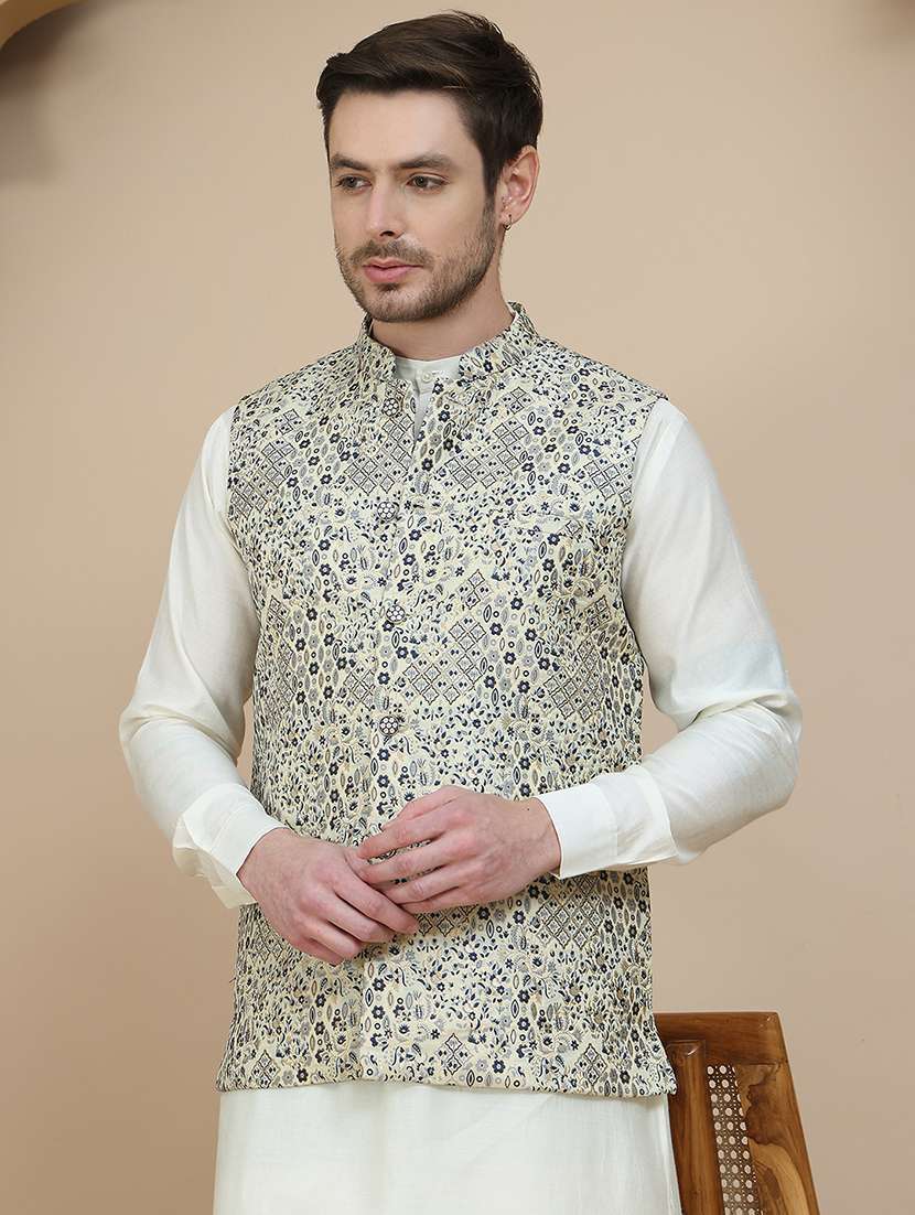 men mandarin neck kurta pyjama with jacket ethnic wear set - 21940191 -  Standard Image - 5