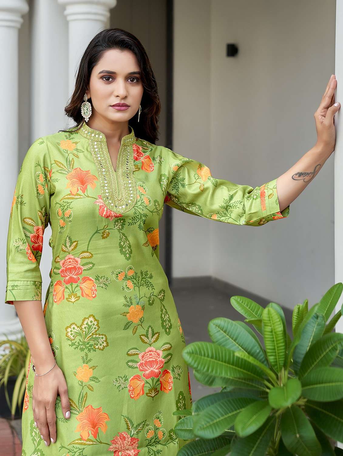 women three quarter sleeve kurta pant set - 21940406 - Standard Image - 3