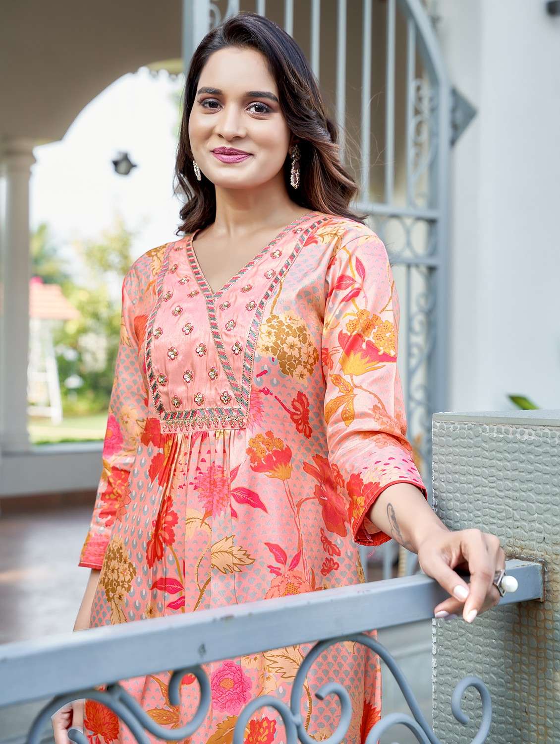 women three quarter sleeve kurta pant set - 21940407 -  Standard Image - 3