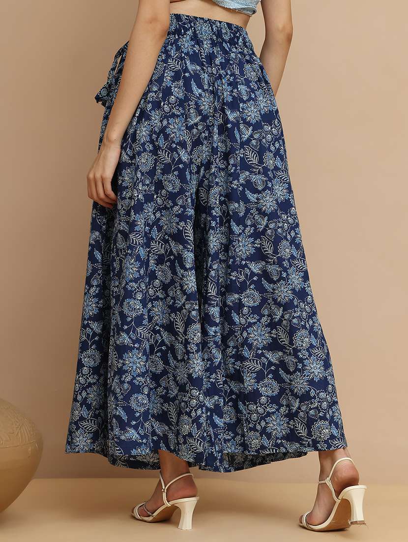 Women Printed Mid Rise Flared Palazzo