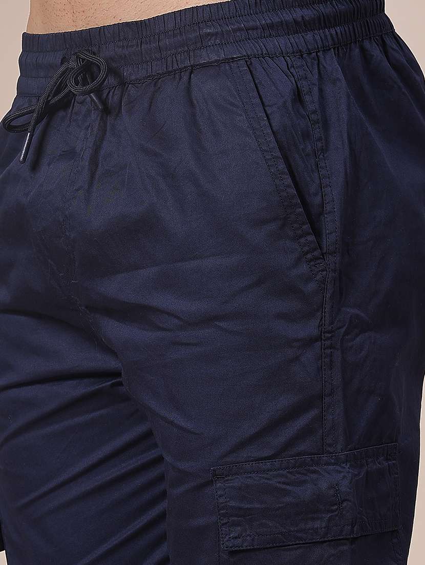 men solid mid rise regular fit cargo - 21940602 -  Standard Image - 5