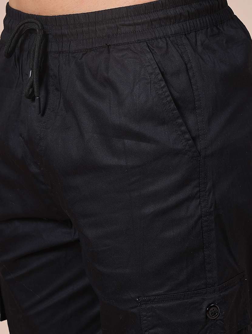 men solid mid rise regular fit cargo - 21940603 -  Standard Image - 5
