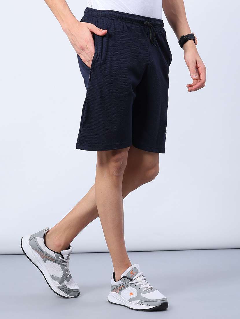 men solid mid rise reguar fit shorts - 21940704 -  Standard Image - 3