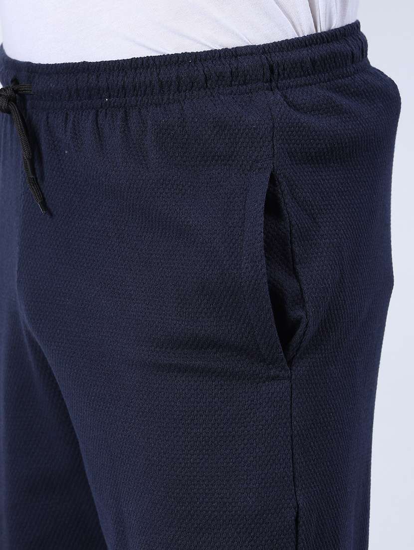 men solid mid rise reguar fit shorts - 21940704 -  Standard Image - 5