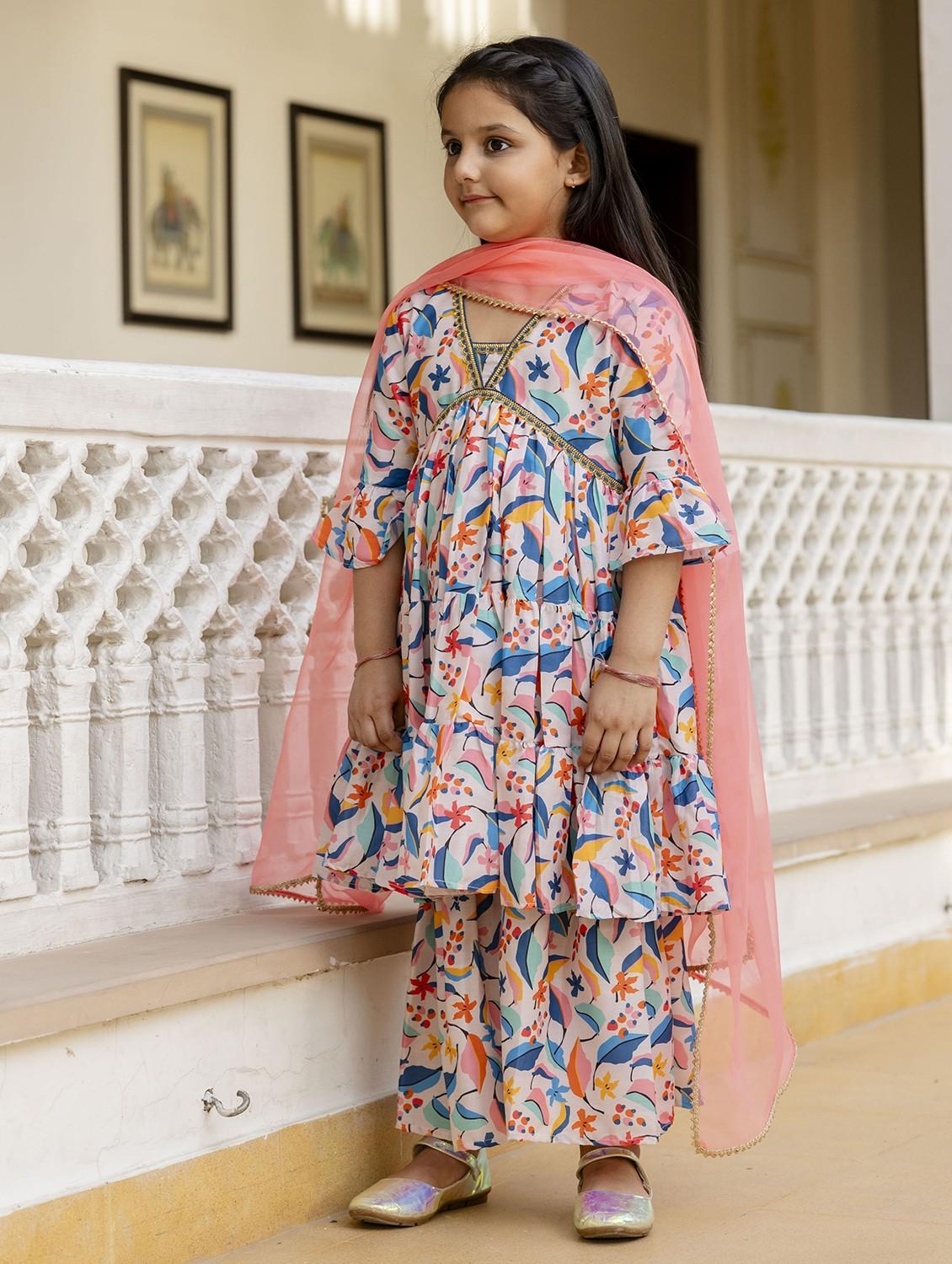 women printed kurta sharara with dupatta set - 21940999 - Standard Image - 3