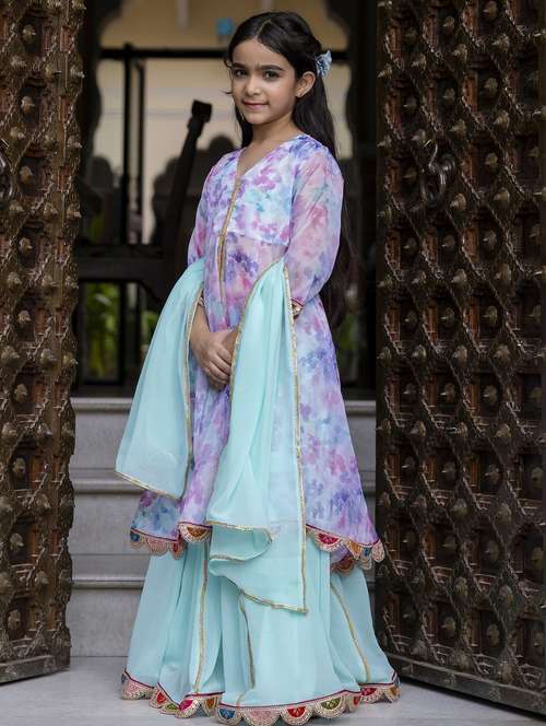 women printed v neck kurta skirt with dupatta set - 21941001 -  Standard Image - 0