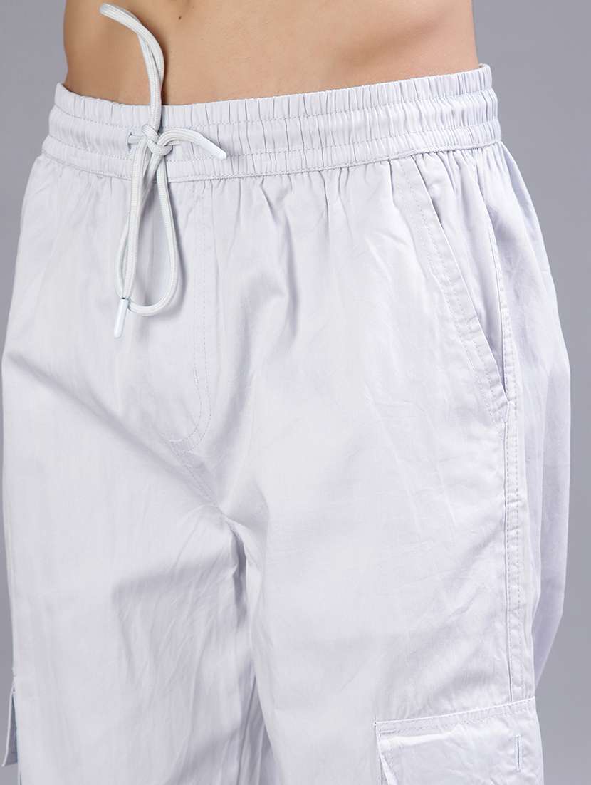 men solid mid rise regular fit cargo - 21941105 -  Standard Image - 5