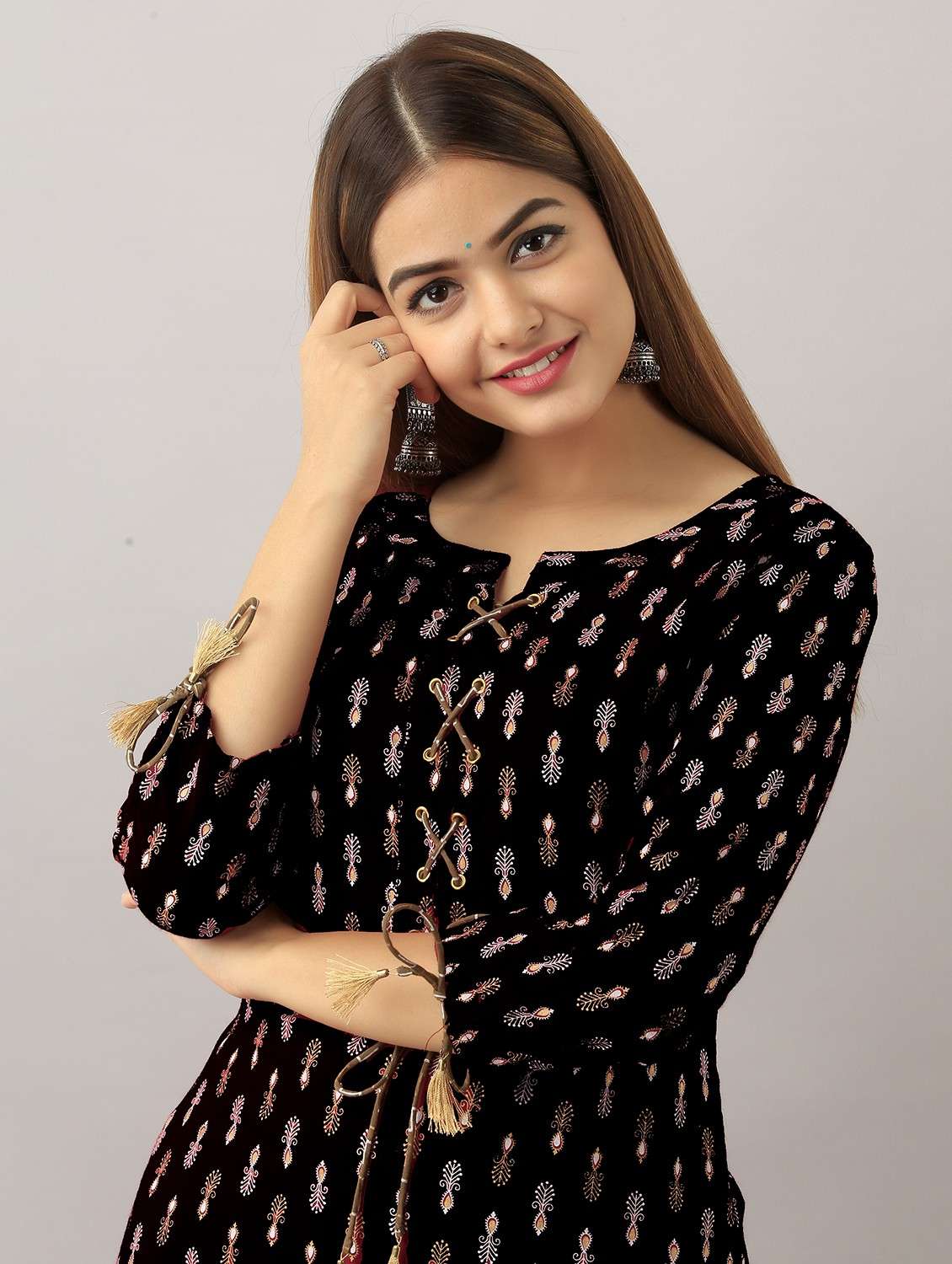 women three quarter sleeve straight kurta - 21941359 -  Standard Image - 3