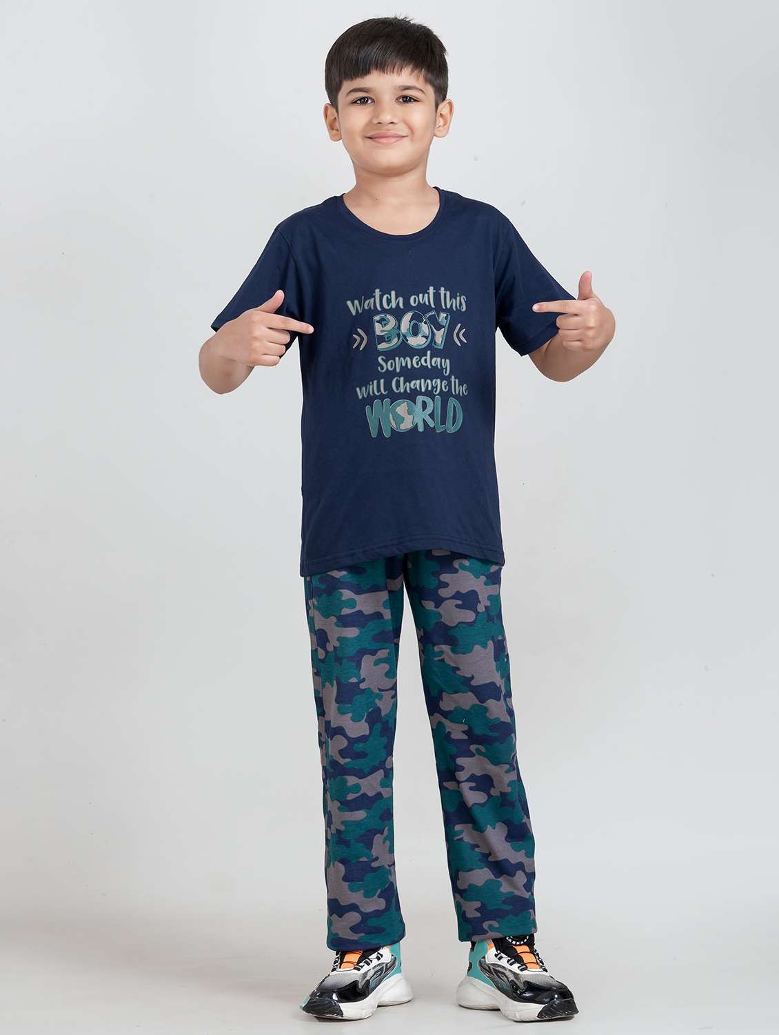 boys printed round neck pyjama set nightwear