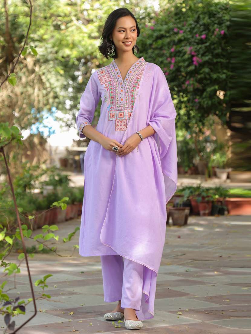 women three quarter sleeve kurta pant with dupatta set - 21941542 - Zoom Image - 0