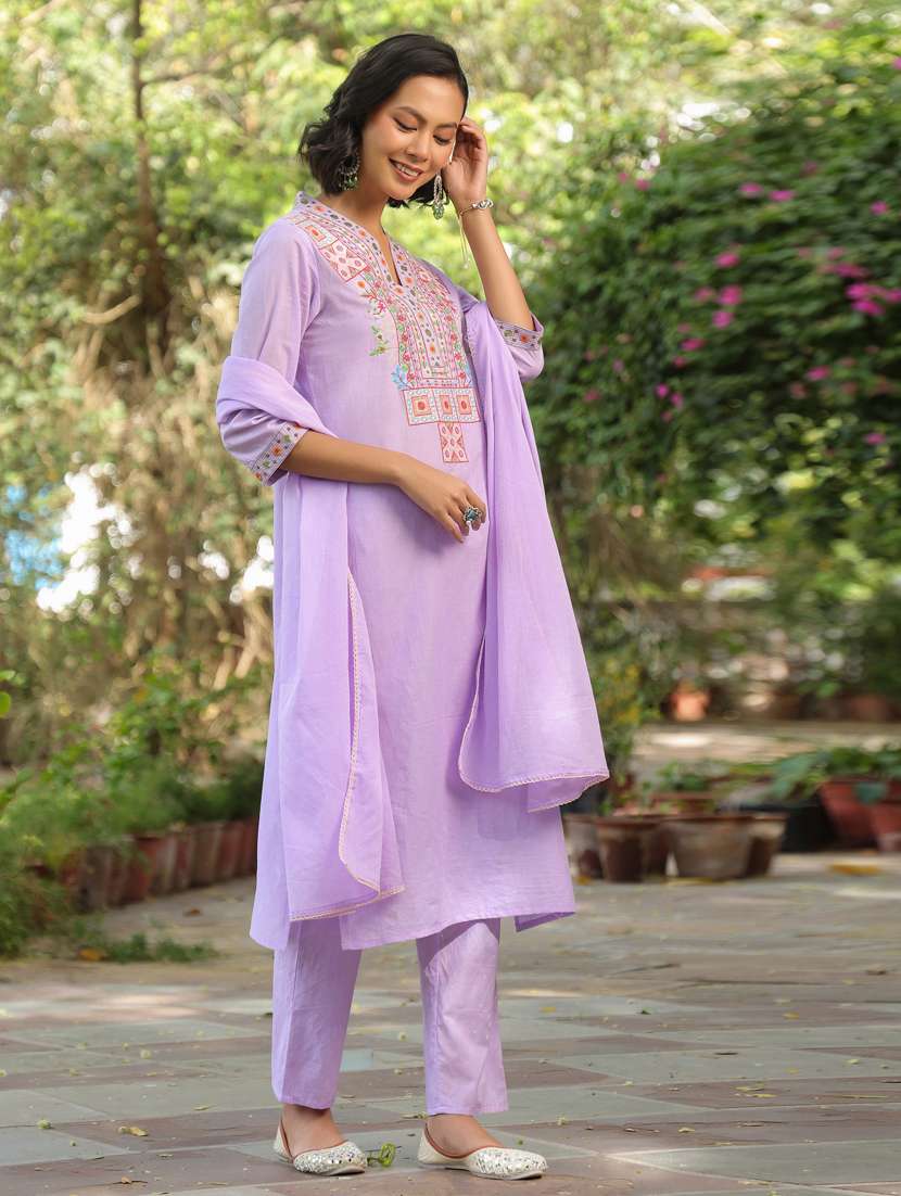 women three quarter sleeve kurta pant with dupatta set - 21941542 - Standard Image - 3