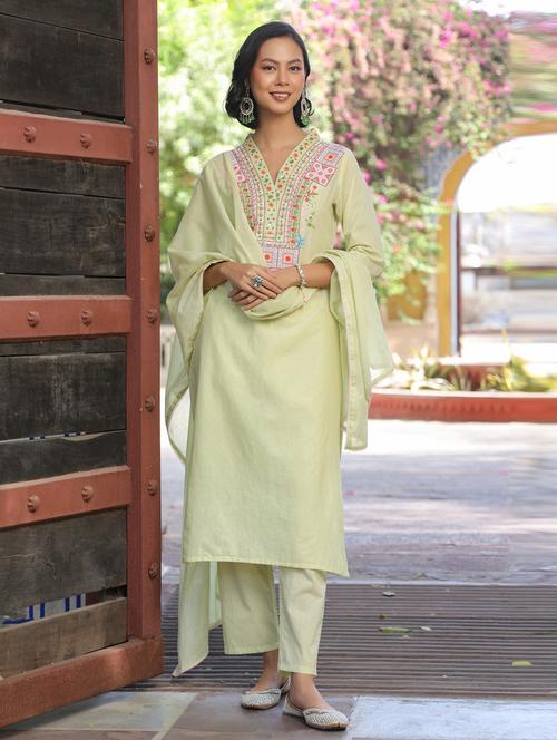 women three quarter sleeve kurta pant with dupatta set - 21941543 - Standard Image - 0
