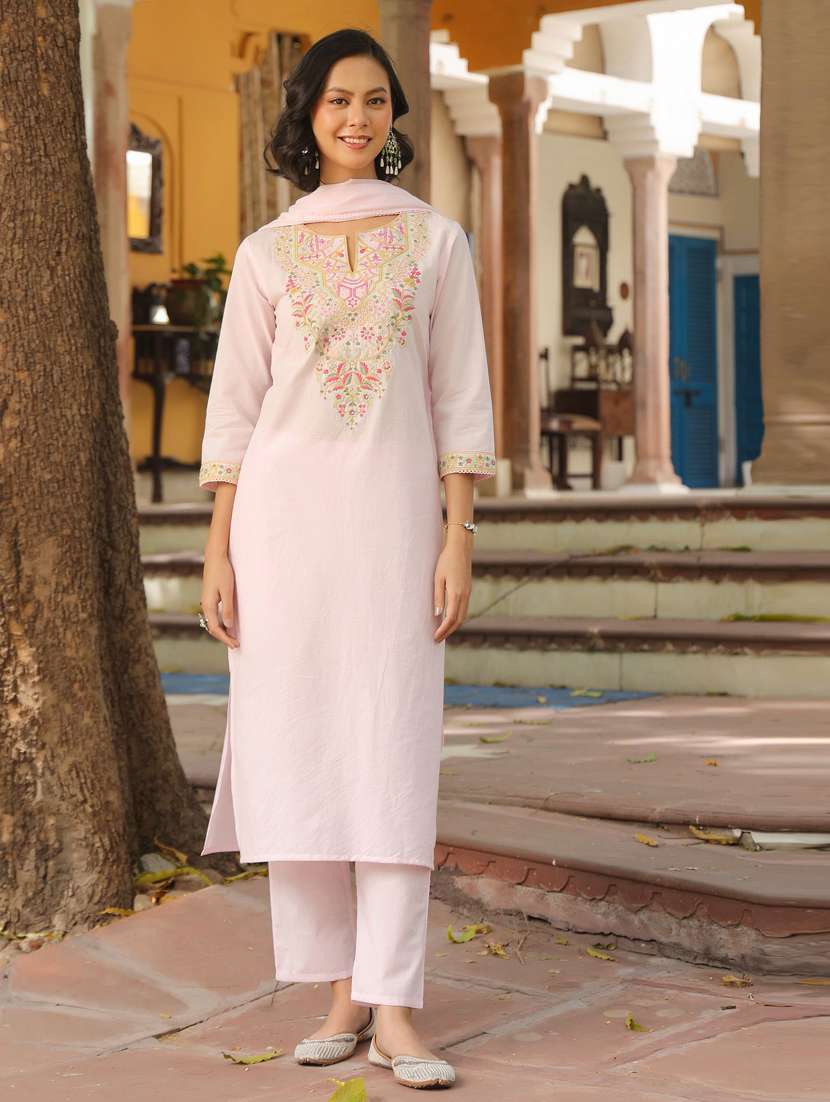 women three quarter sleeve kurta pant with dupatta set - 21941564 - Zoom Image - 0
