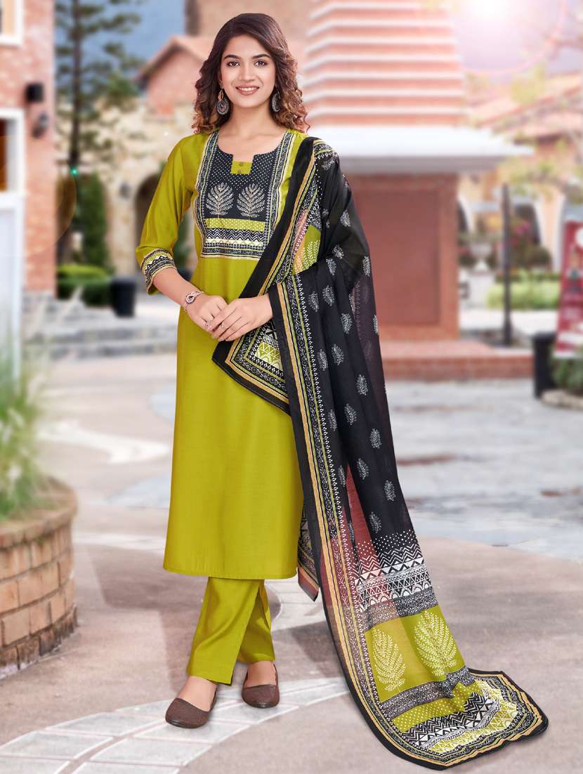 women three quarter sleeve kurta pant with dupatta set - 21942039 - Zoom Image - 0