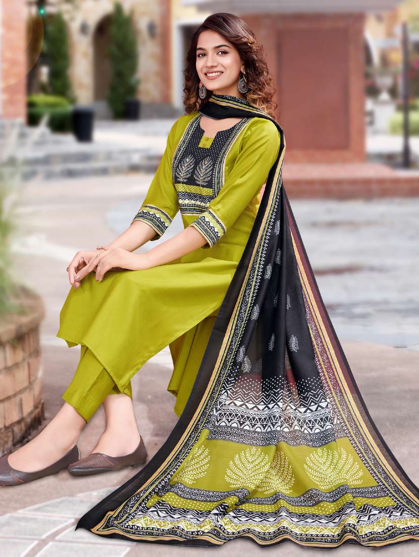 women three quarter sleeve kurta pant with dupatta set - 21942039 - Standard Image - 3