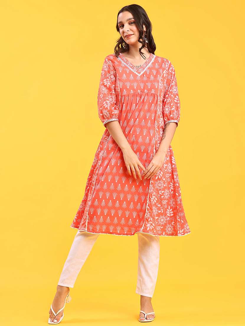 women three quarter sleeve a-line kurta - 21942438 -  Standard Image - 3