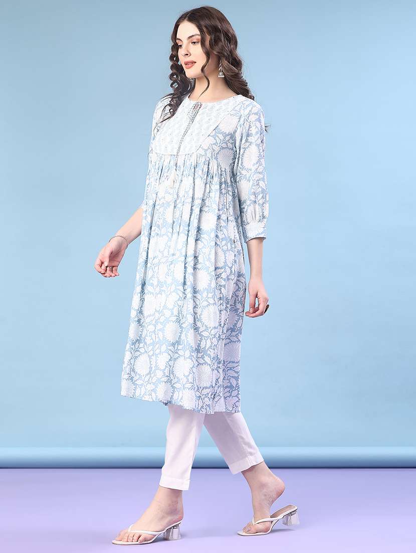 women three quarter sleeve flared kurta - 21942439 -  Standard Image - 3